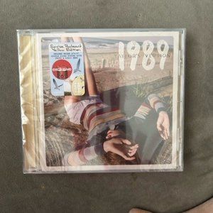 Taylor Swift 1989 Taylors Version Target Exclusive CD Yellow Sunrise Blvd.